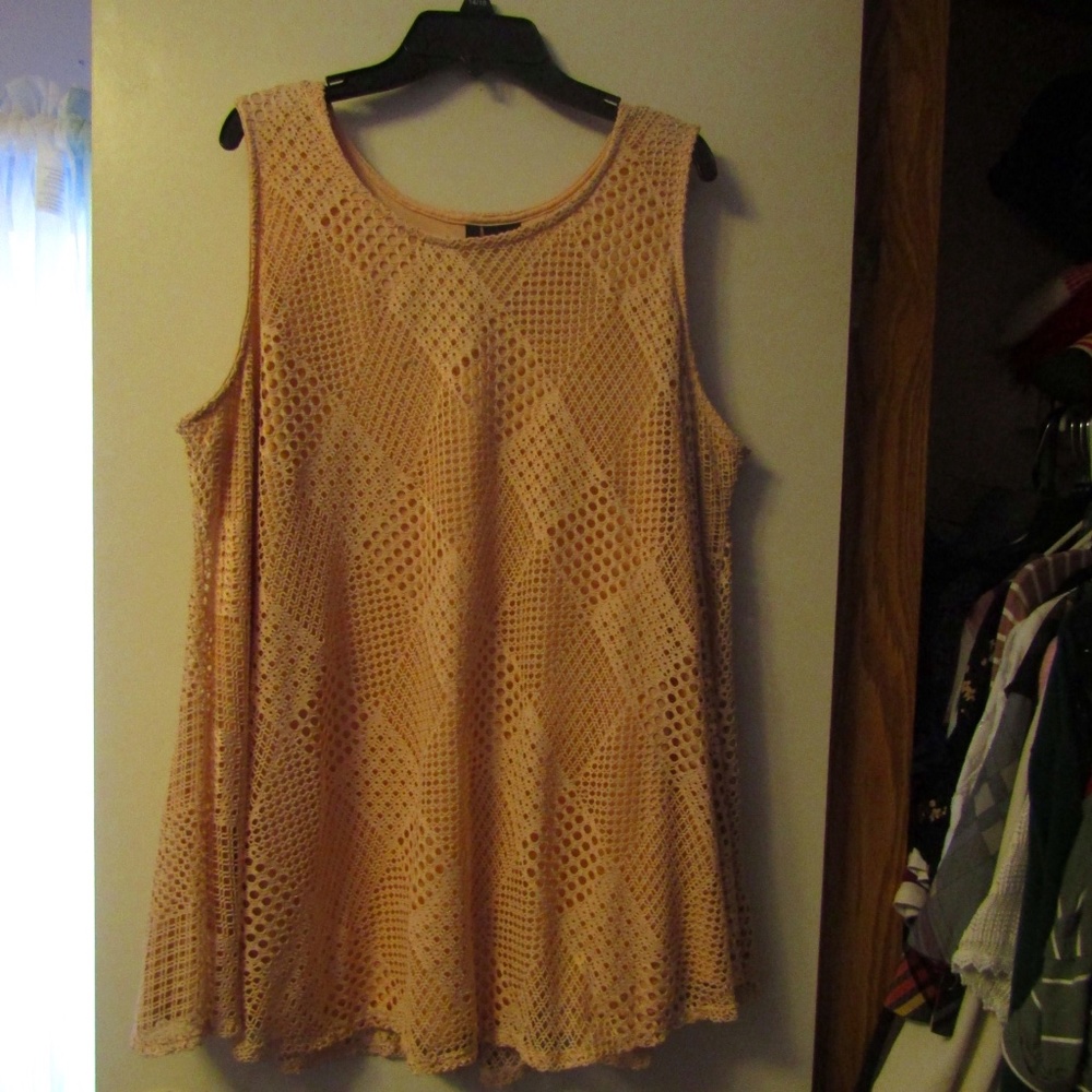 baby pink tank top